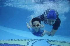 美中活动｜来游一场，也许你家宝宝就是下一个游泳冠军！
